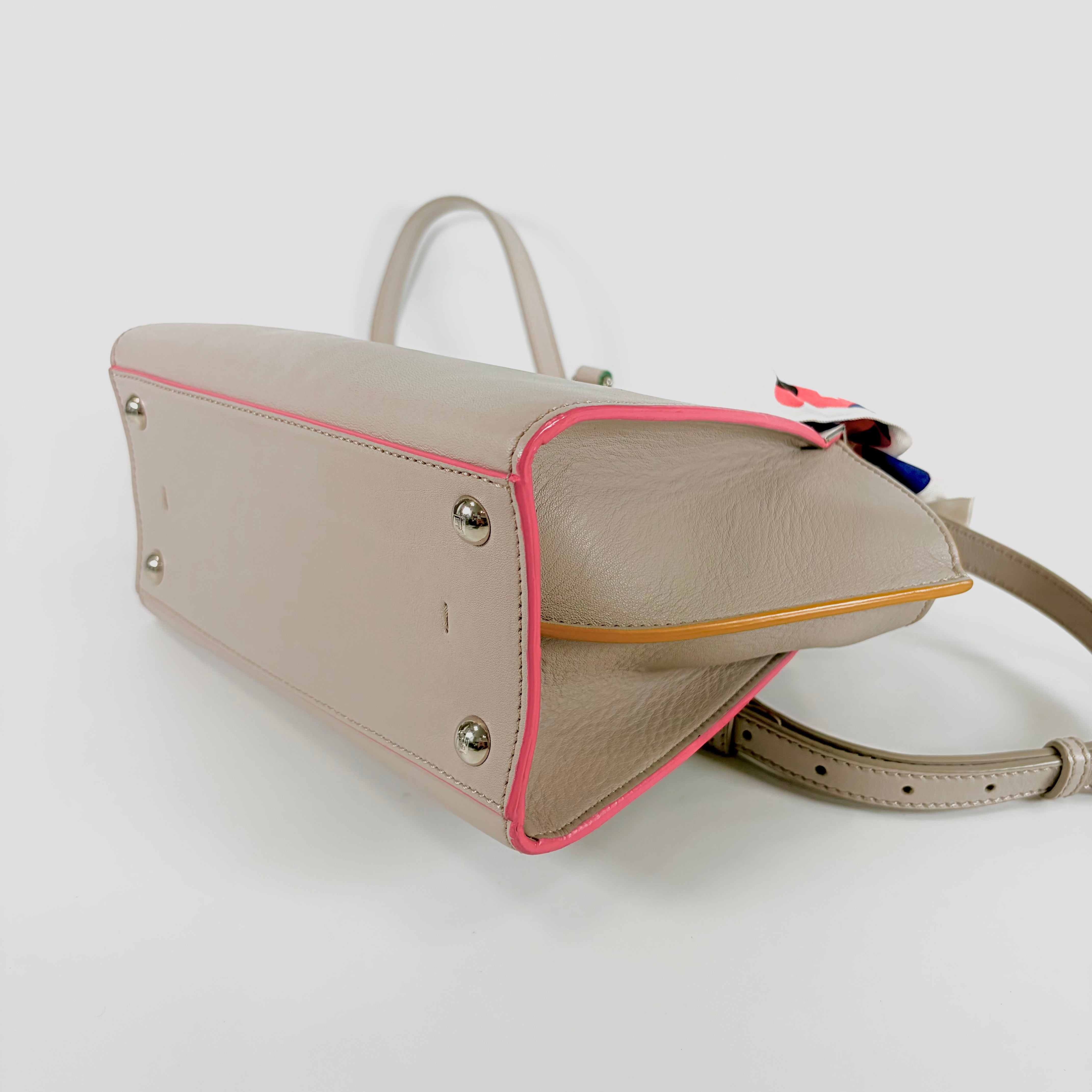 2607 secondhand FENDI Petit Troisjours
