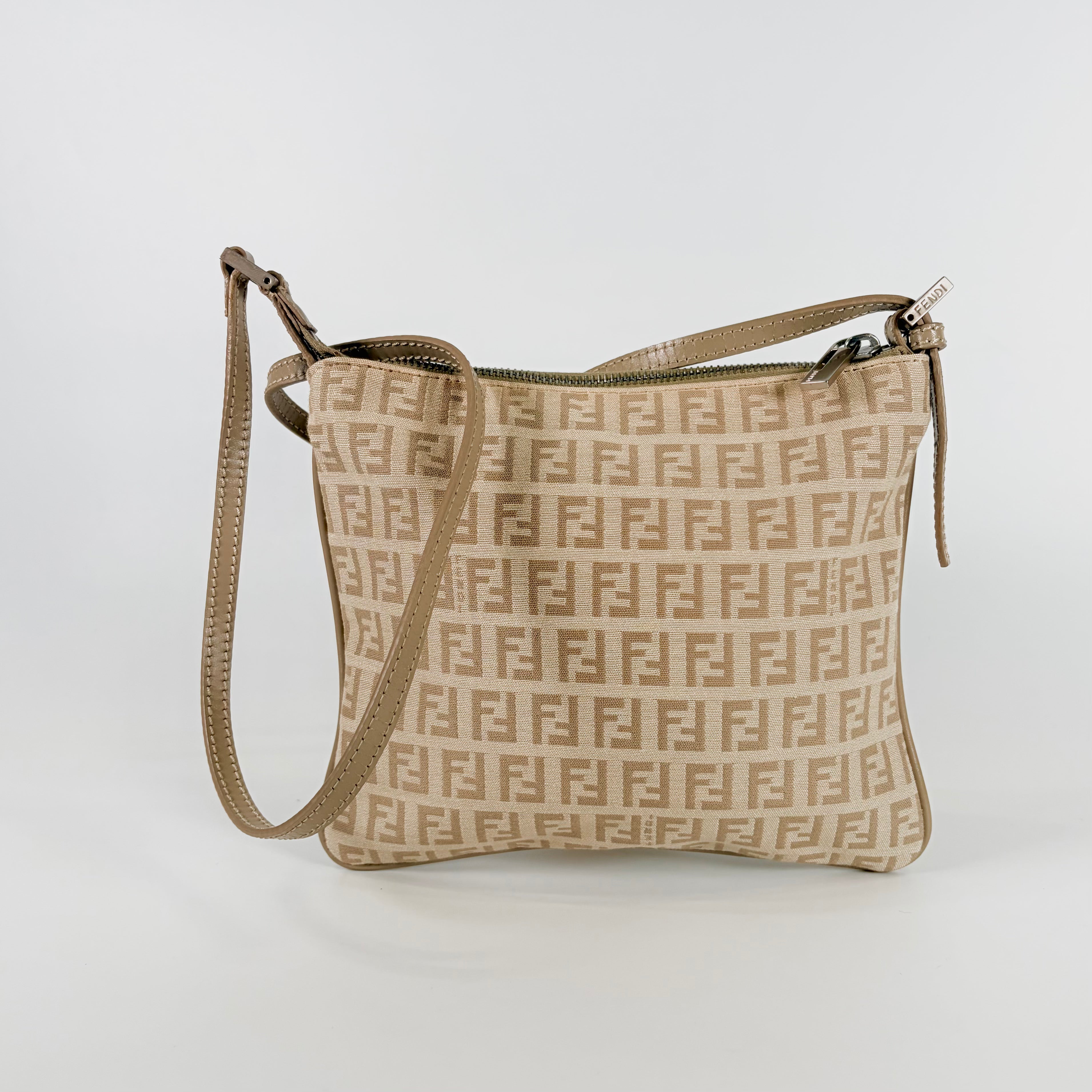 2607 secondhand FENDI Zucchino Shoulder bag