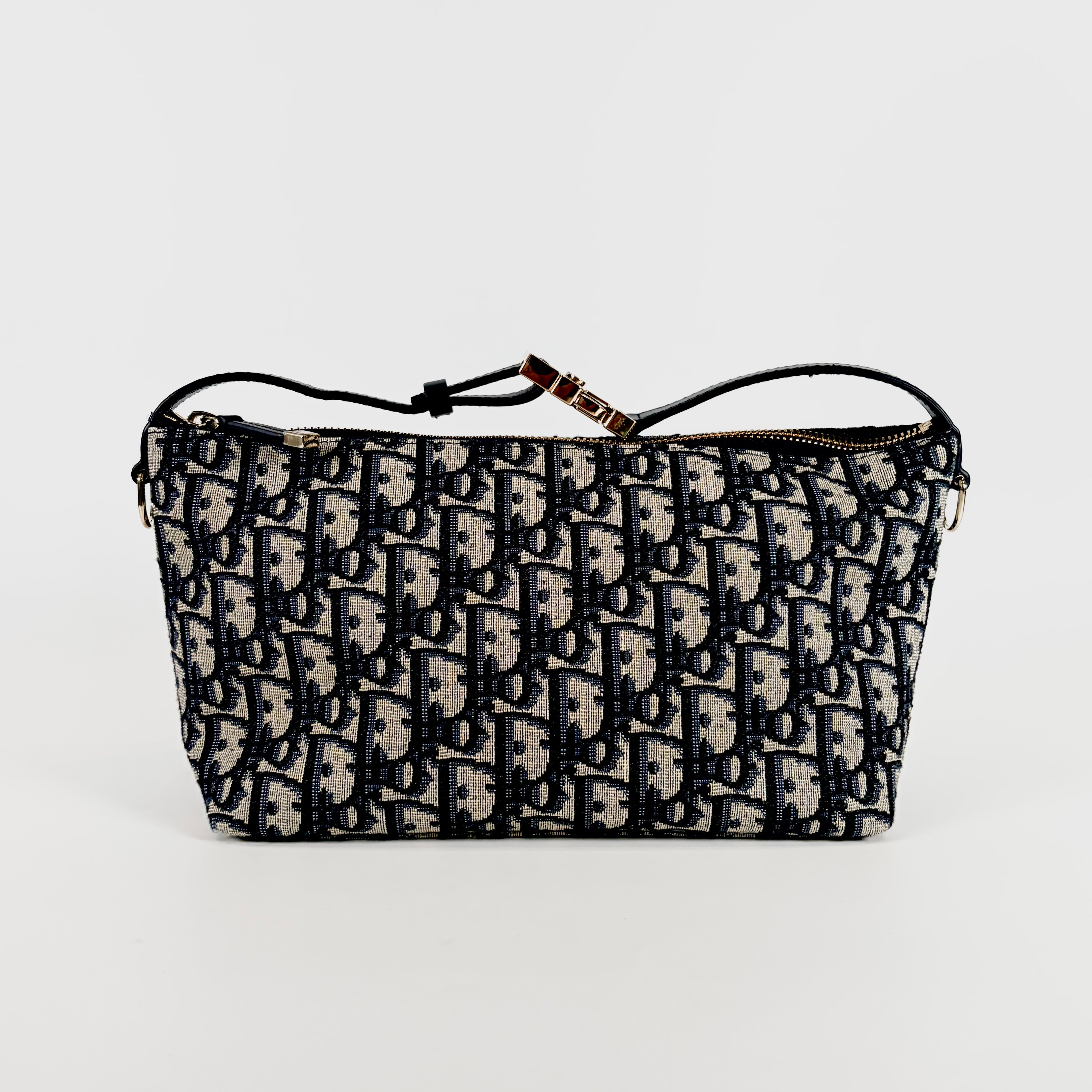 2607 secondhand CD Trotter hand bag