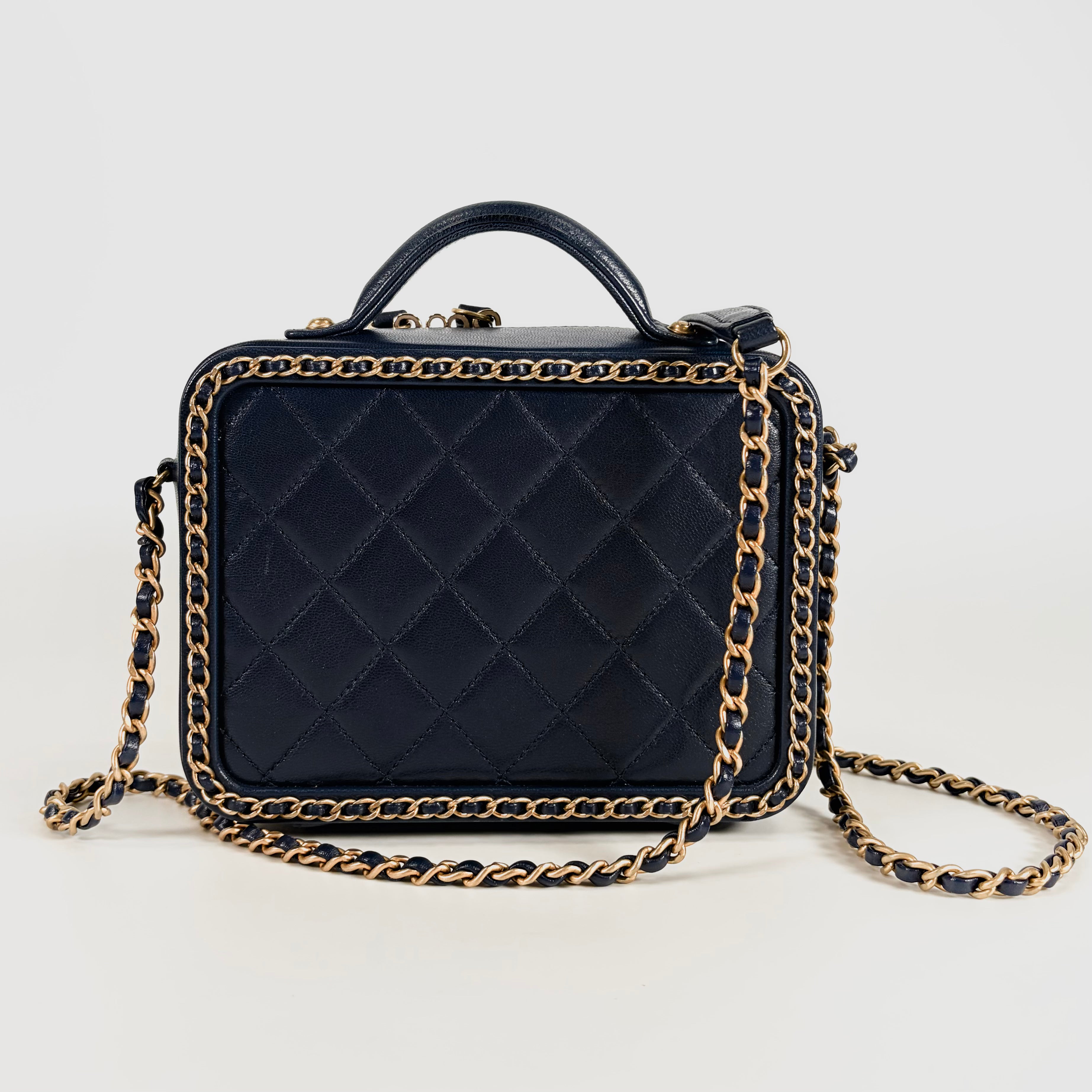 2607 secondhand CHANEL Philly Gri 2WAY Vanity bag Navy lambskin gold metal fittings 29