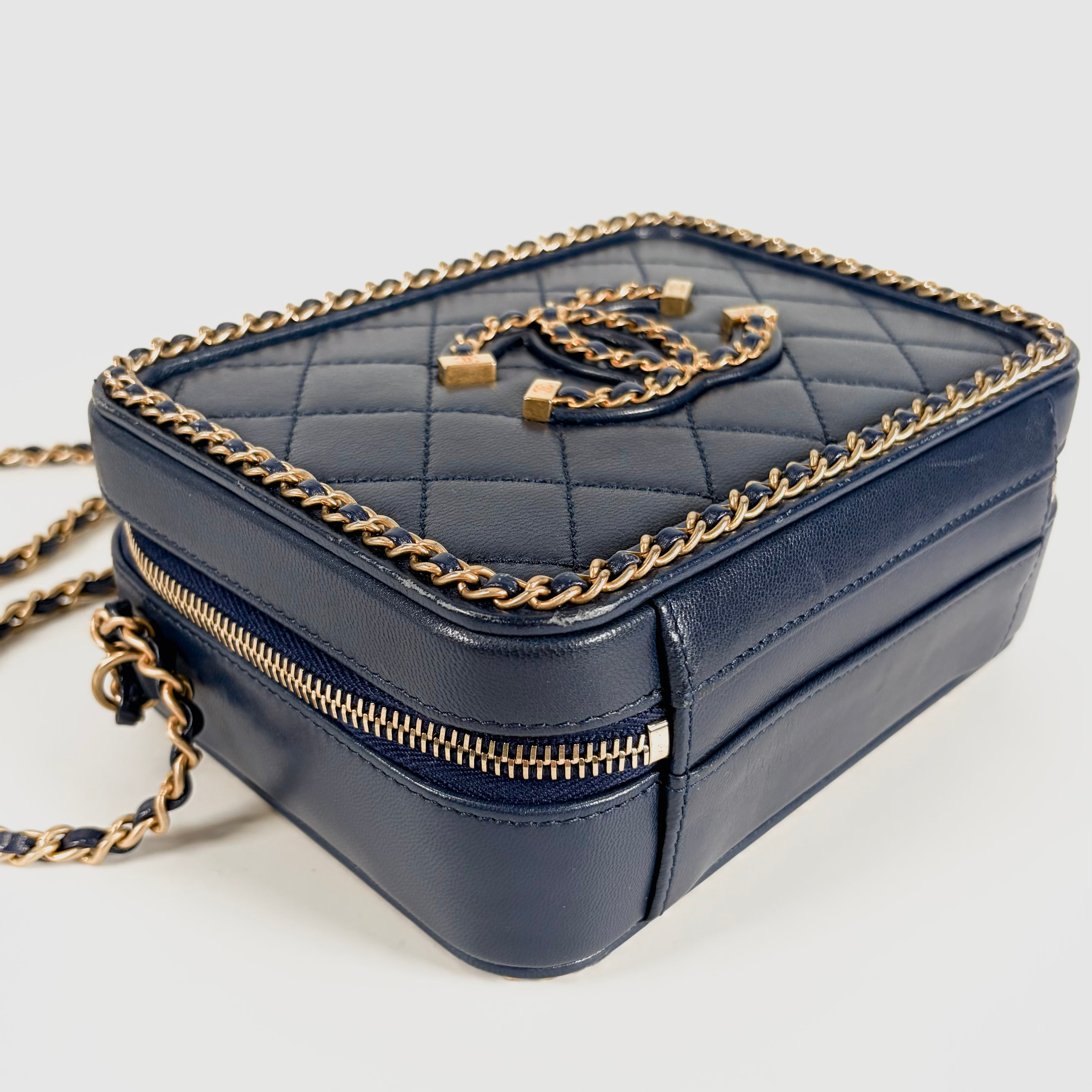 2607 secondhand CHANEL Philly Gri 2WAY Vanity bag Navy lambskin gold metal fittings 29