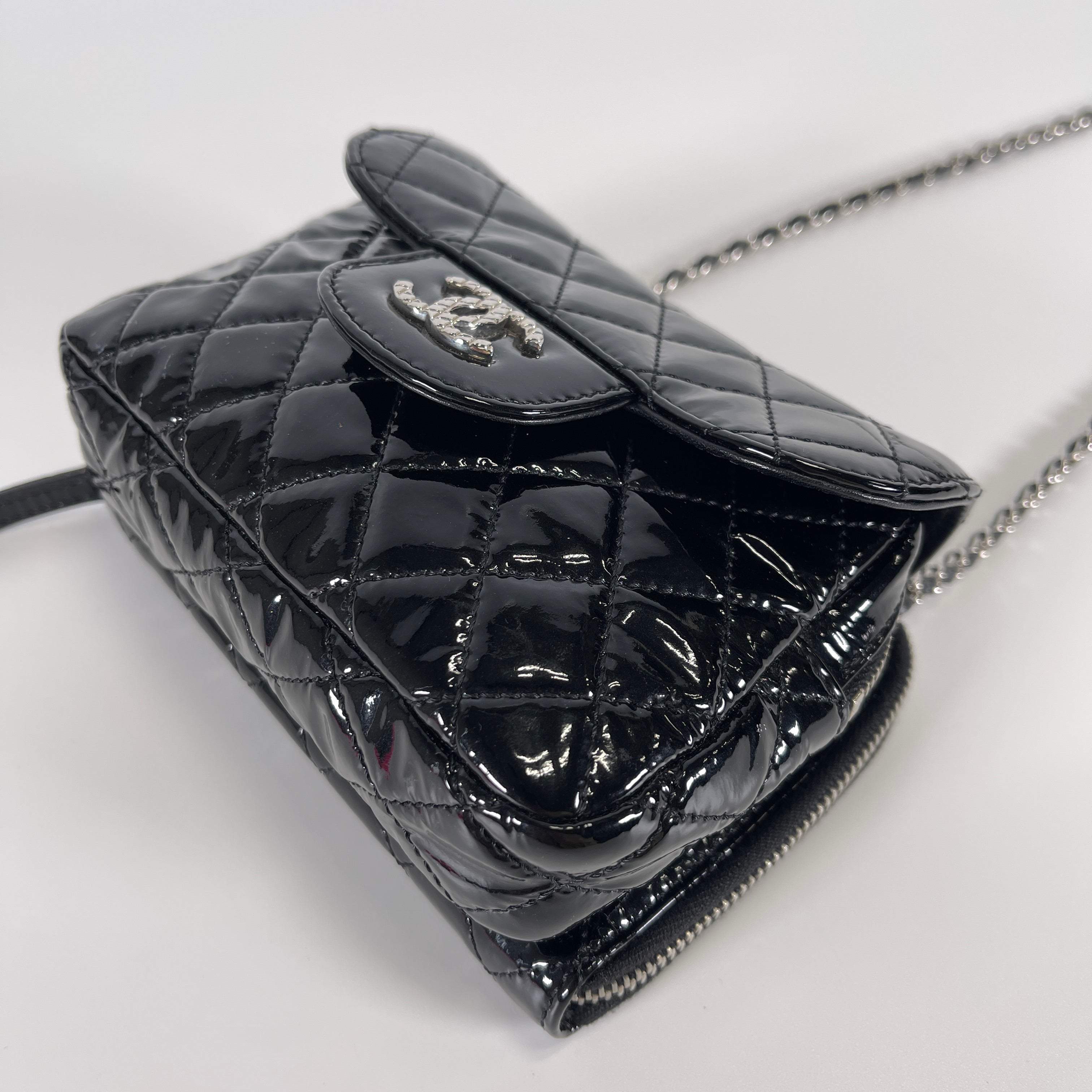 2512 secondhand  CHANEL patent chain shoulderbag
