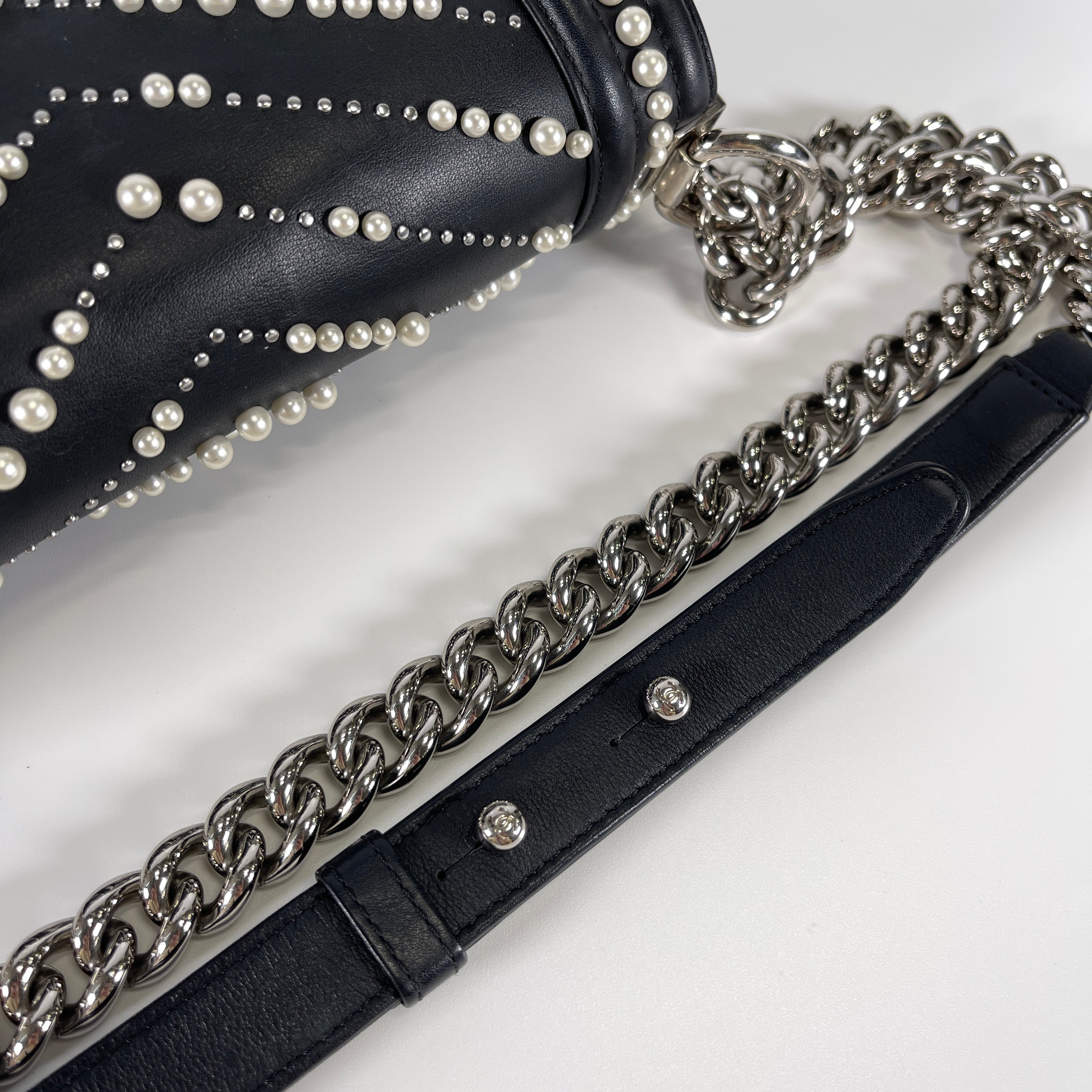 2601 secondhand CHANEL Boy