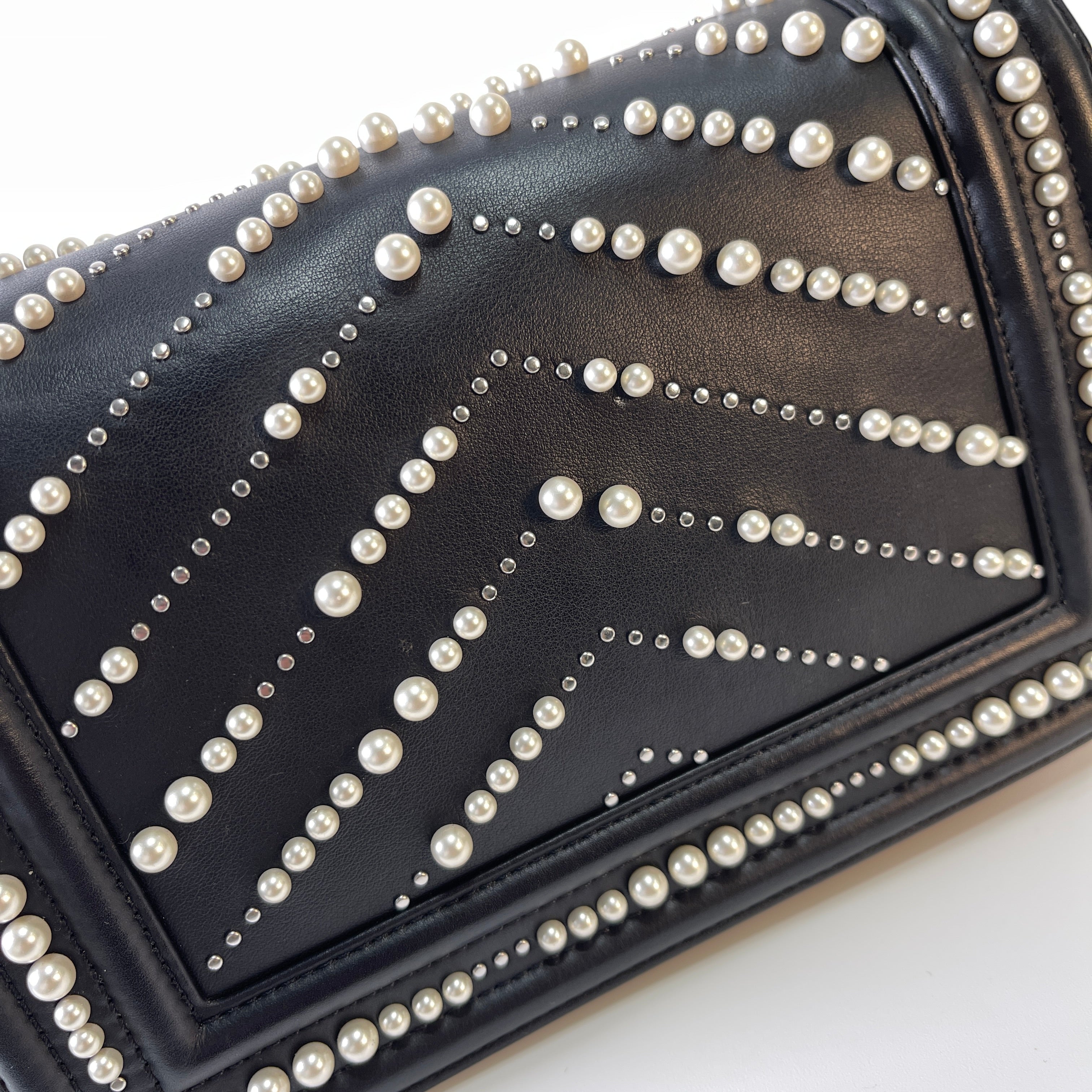 2601 secondhand CHANEL Boy