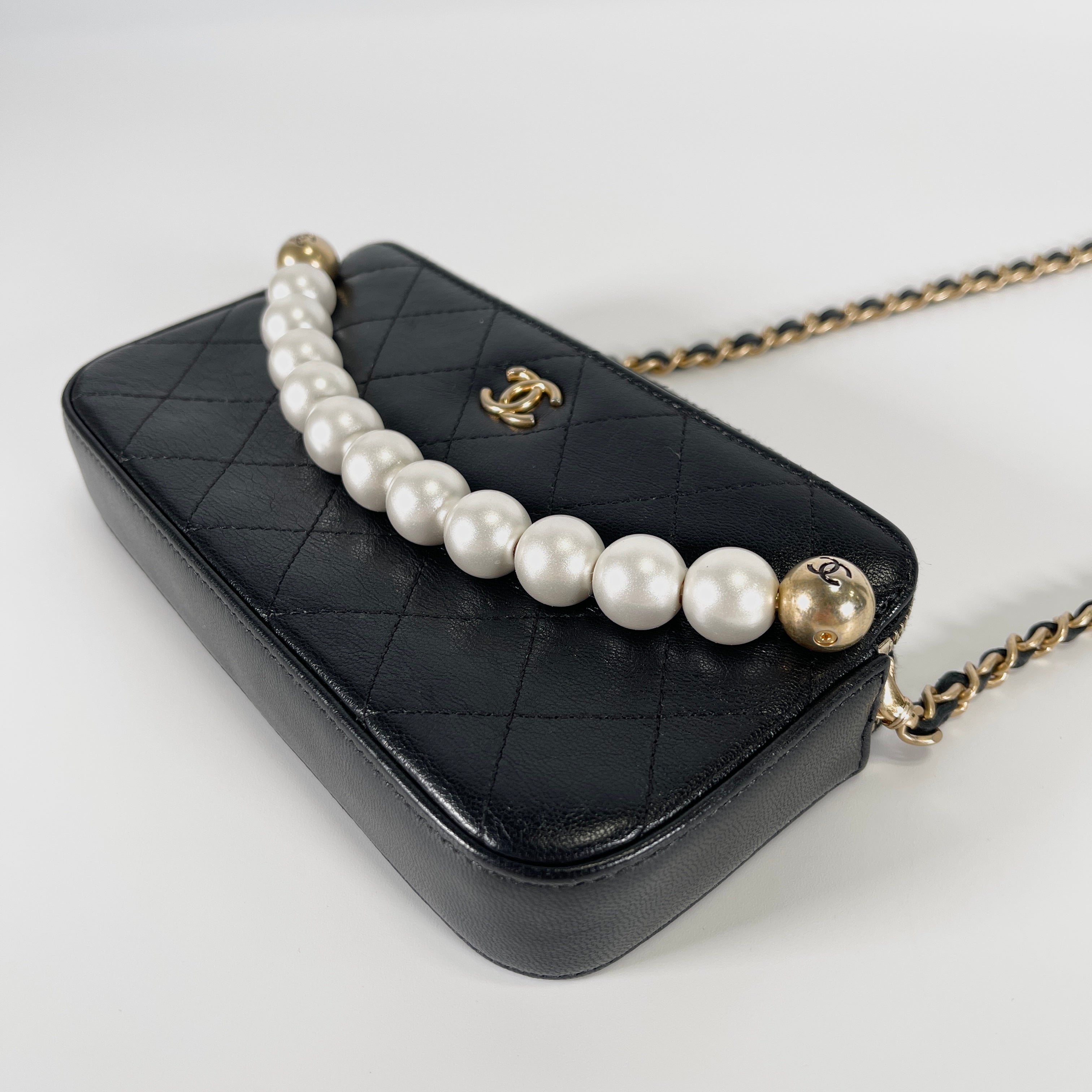 2601 secondhand CHANEL fake Pearl With Chain Wallet