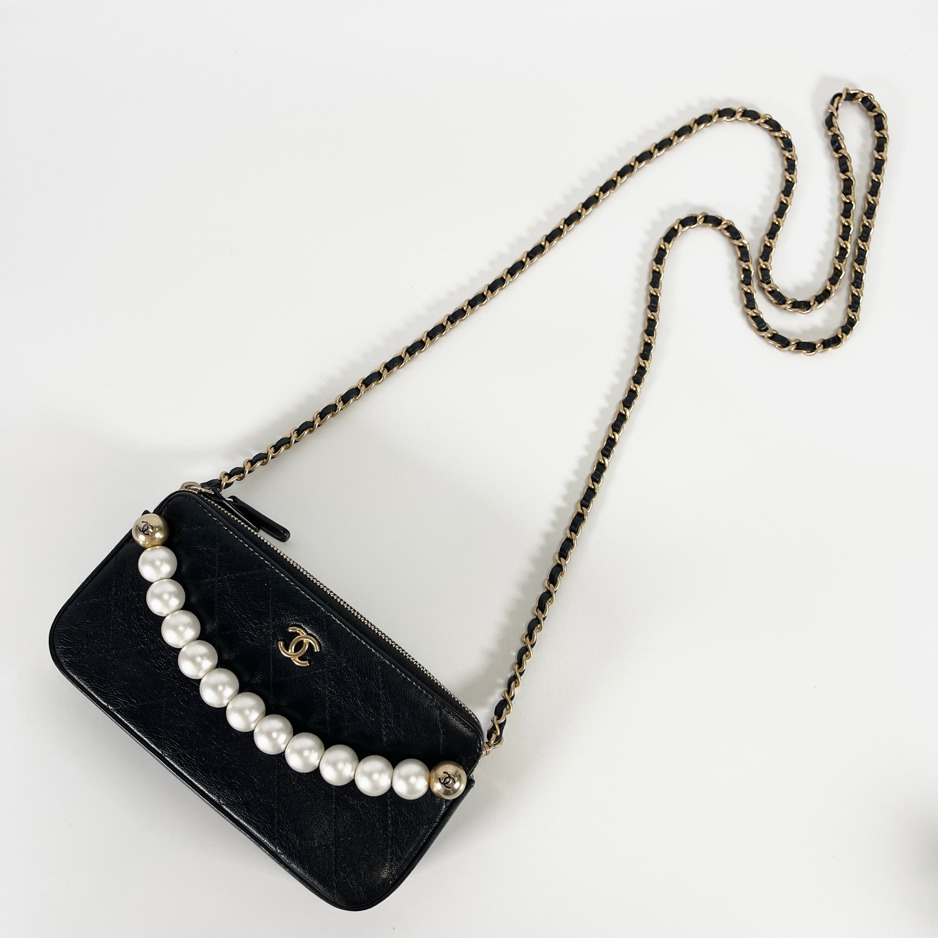 2601 secondhand CHANEL fake Pearl With Chain Wallet