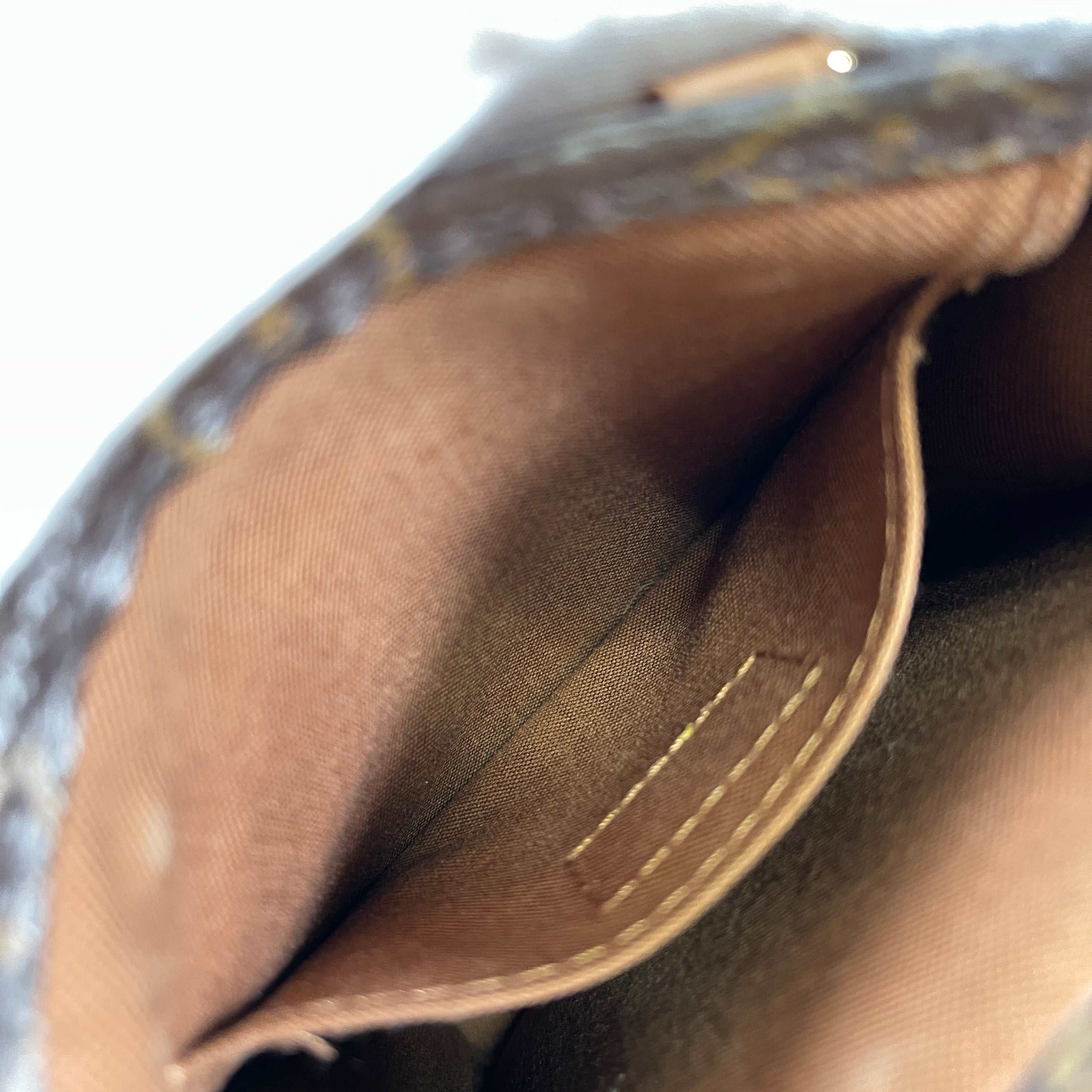 2601 secondhand LV Petite Sac Pla