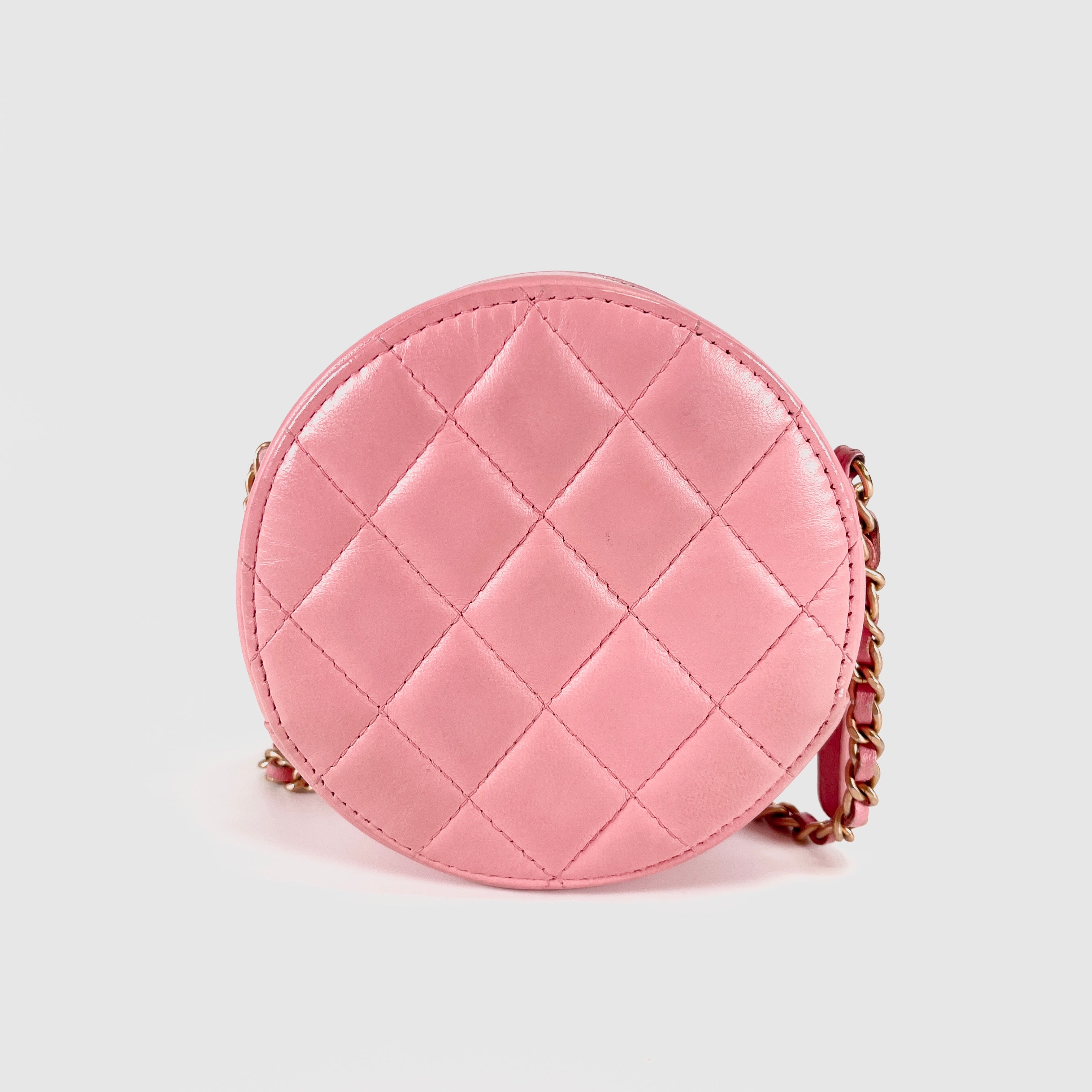 2601 CHANEL Chain Shoulder Bag