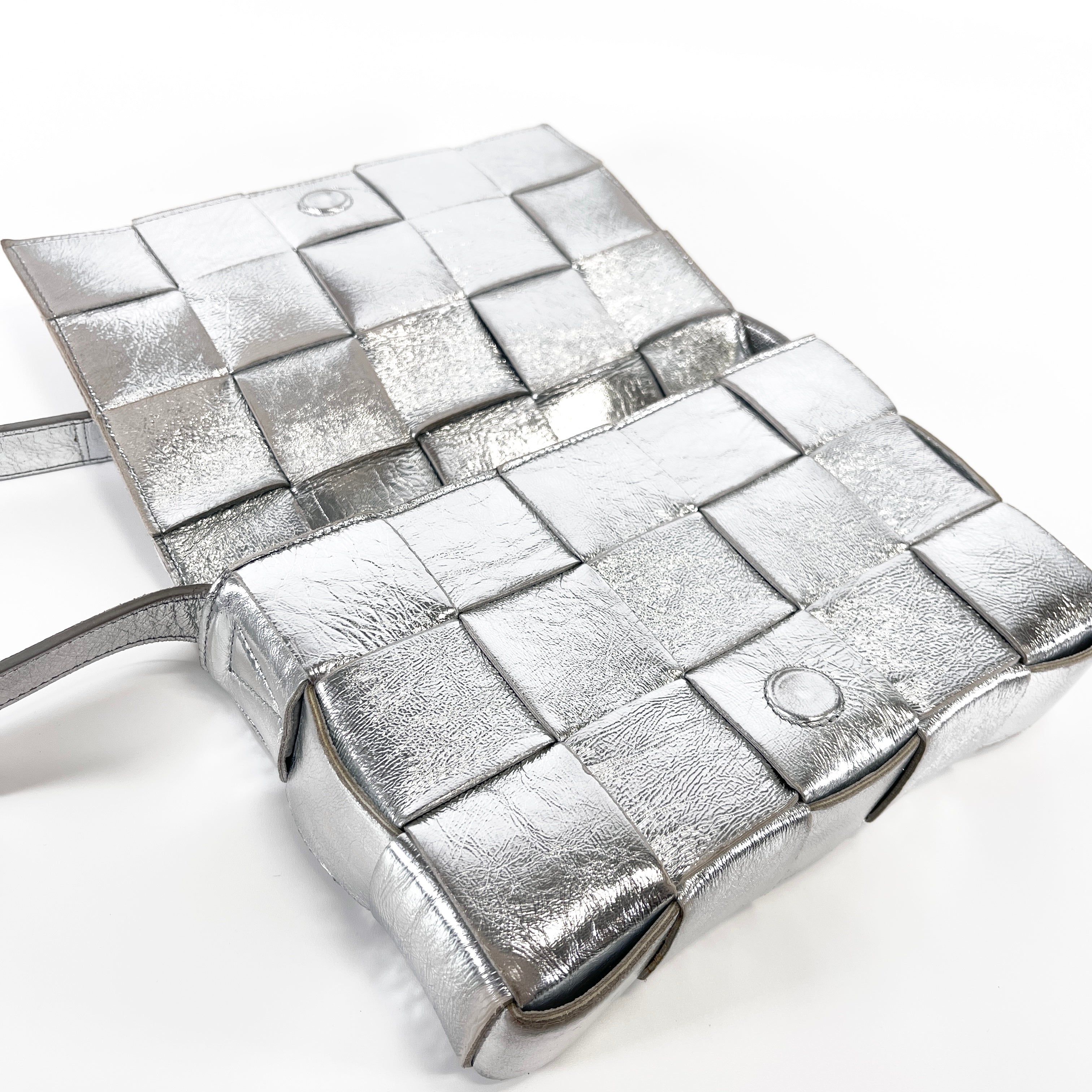 2604 secondhand BOTTEGAVENETA cassette bag