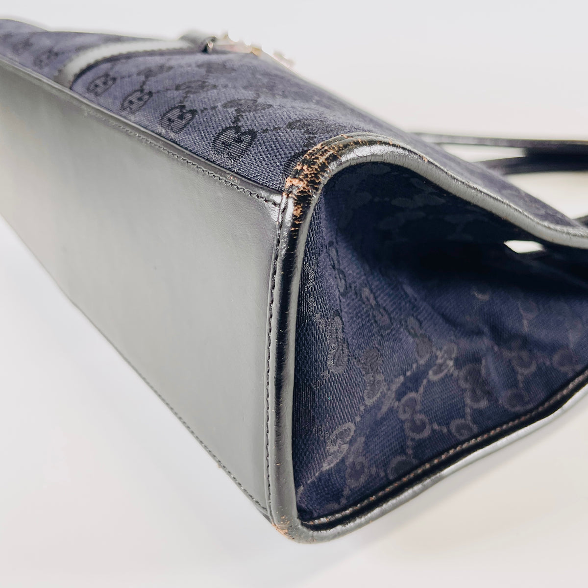 2604 secondhand GUCCI GG canvas Jackie