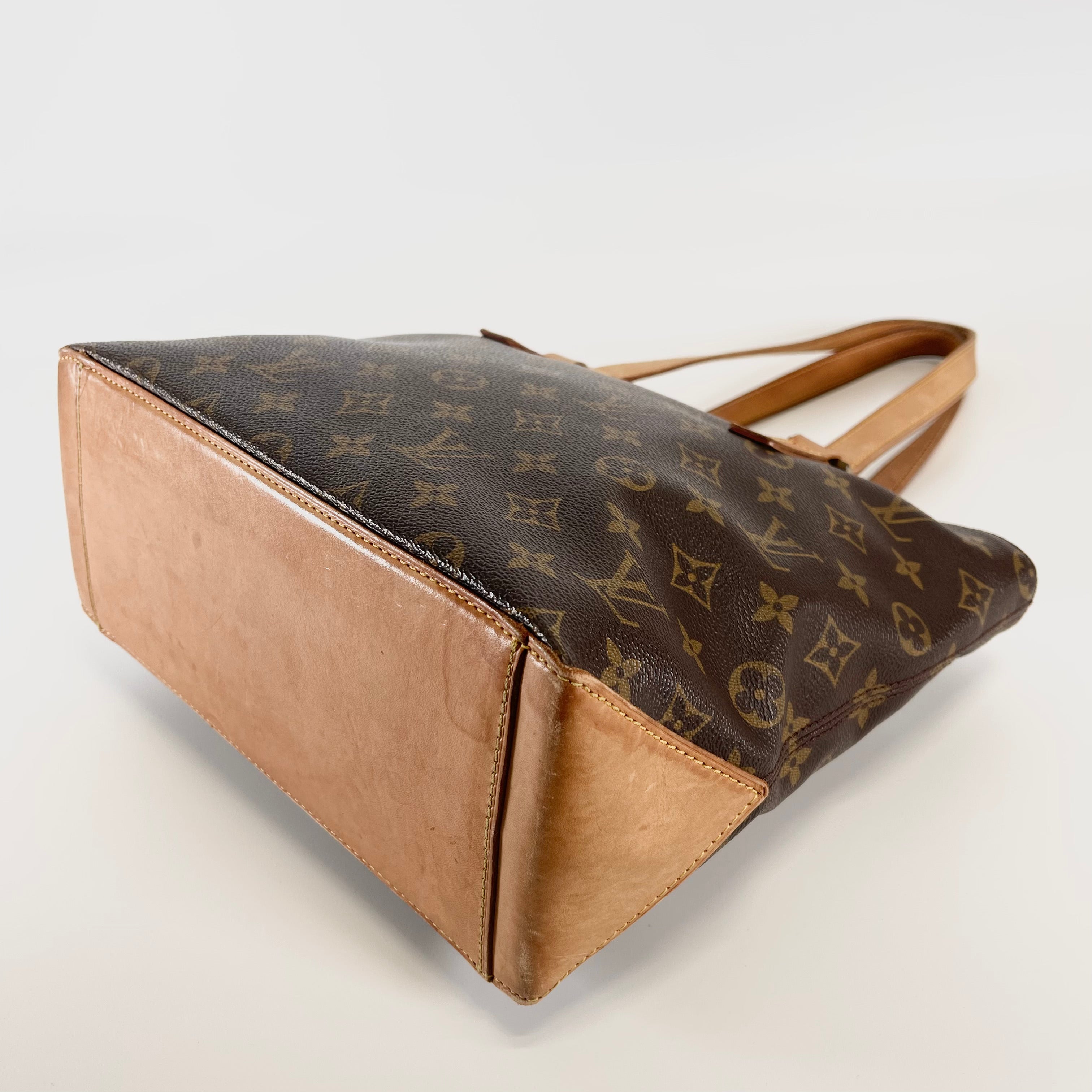 2602 secondhand LV Monogram piano
