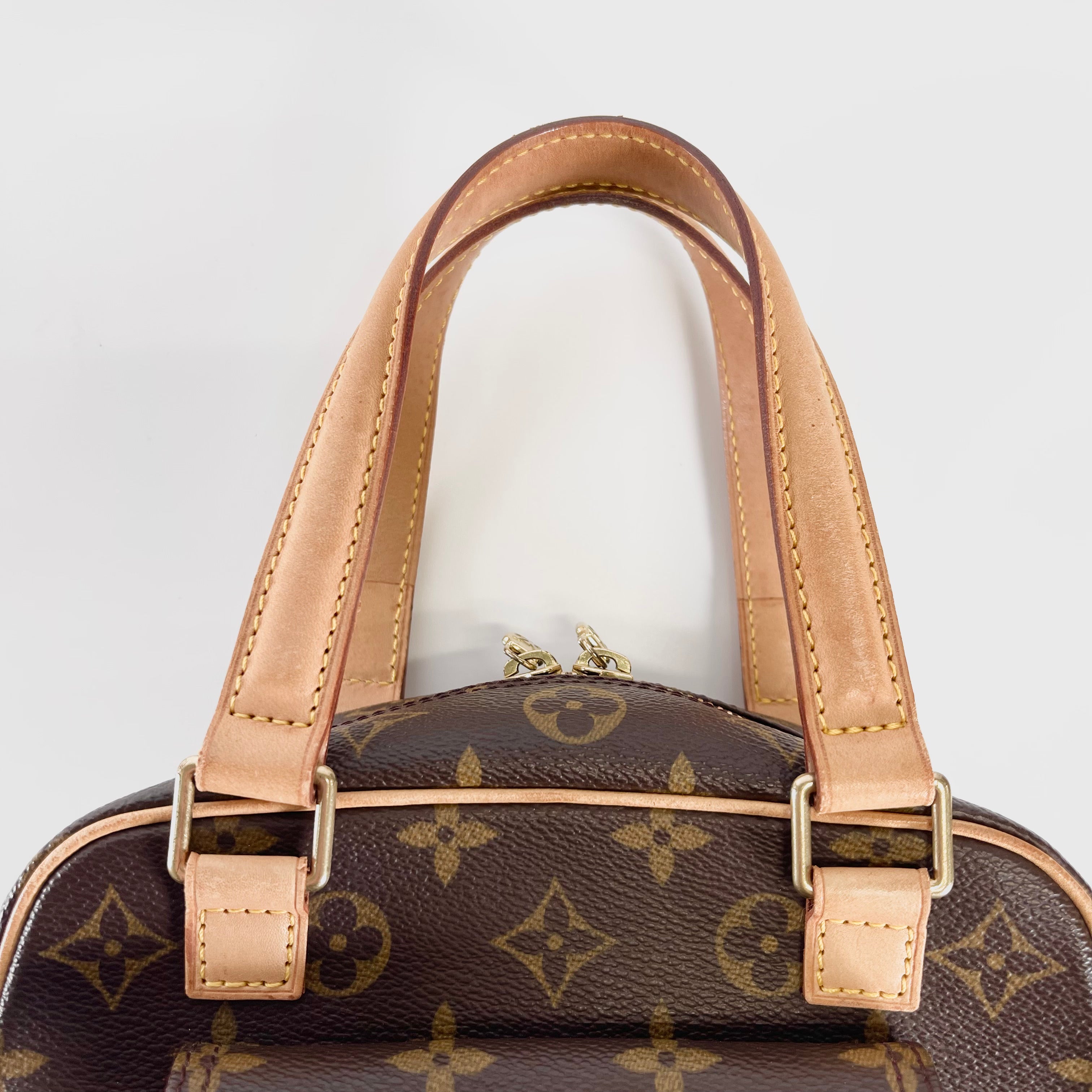 2602 secondhand LV Monogram Excentricity