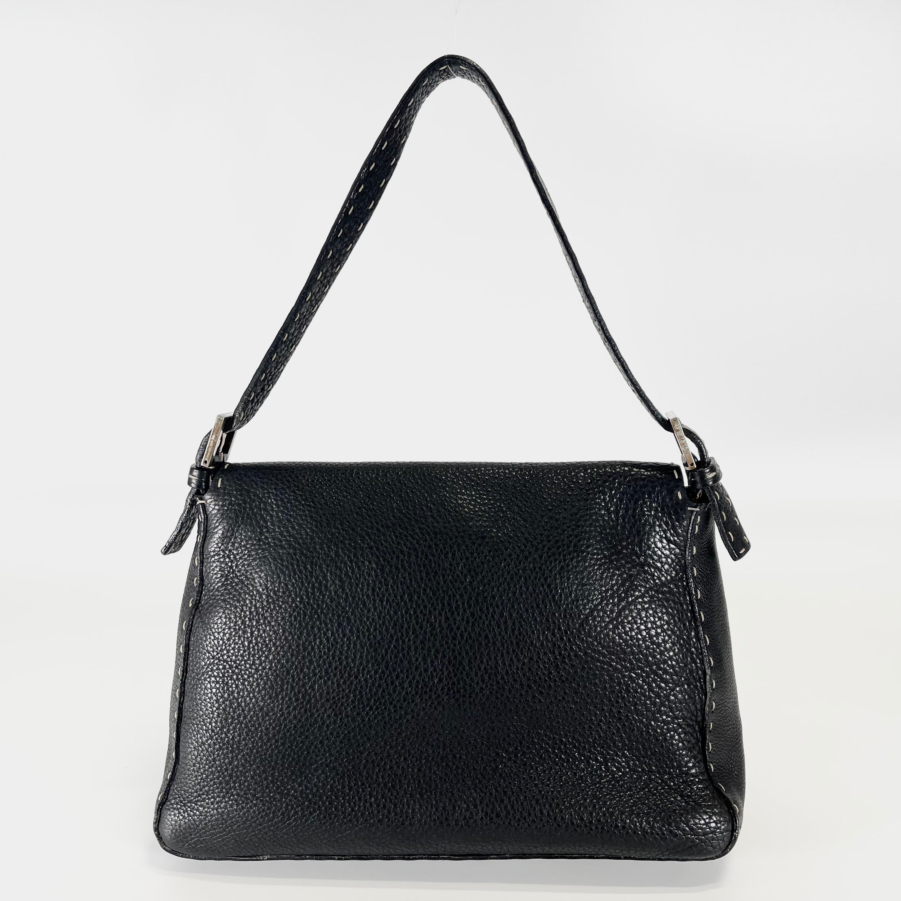2601 secondhand FENDI hand bag