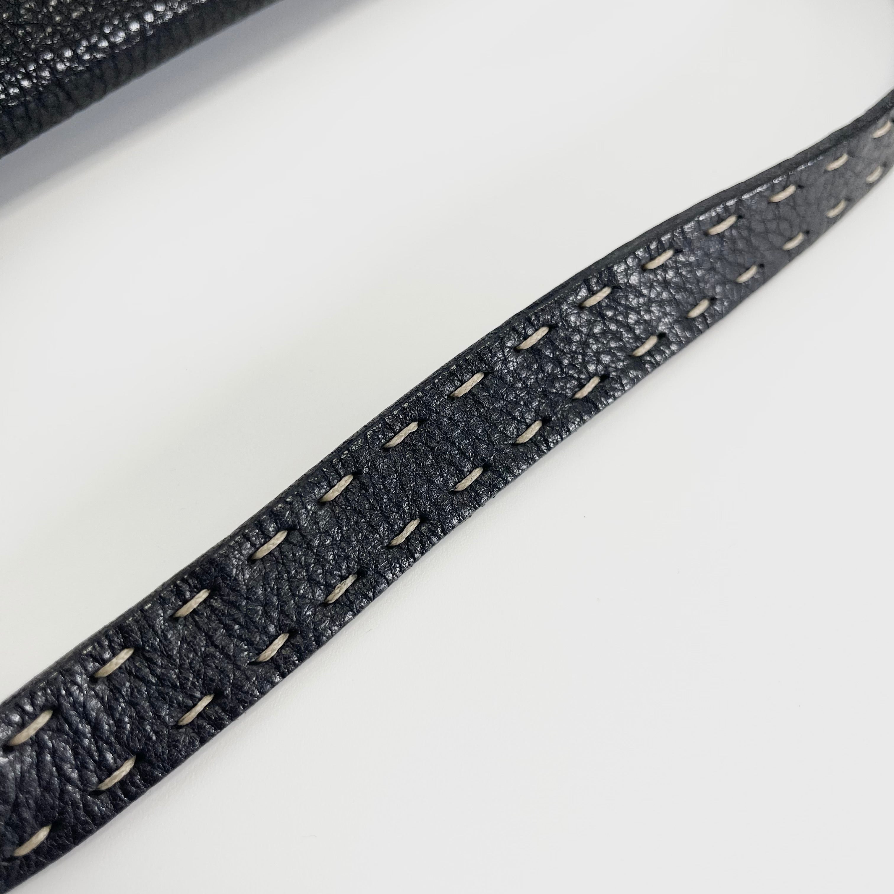 2601 secondhand FENDI hand bag