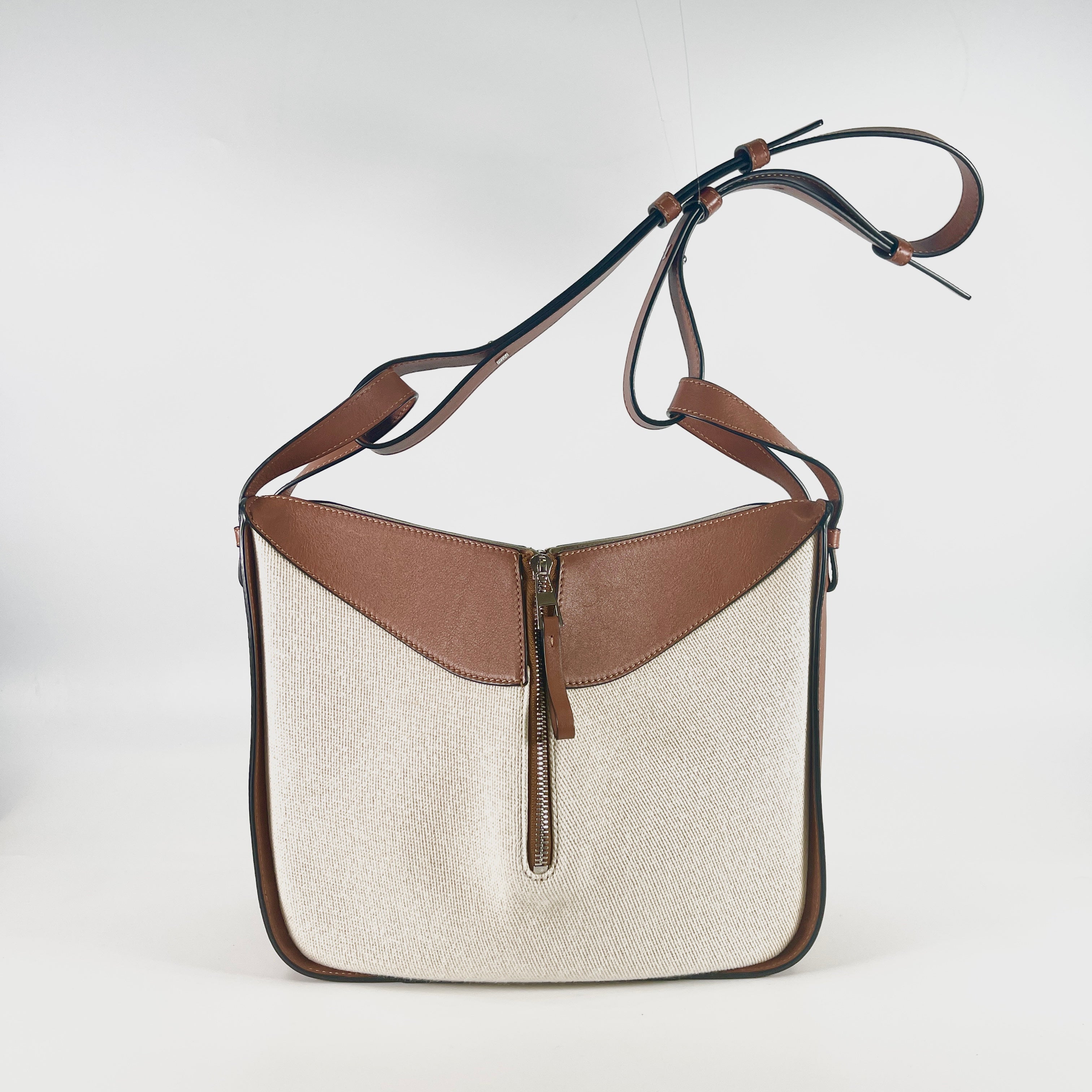 2603 secondhand LOEWE hammock Camel canvas